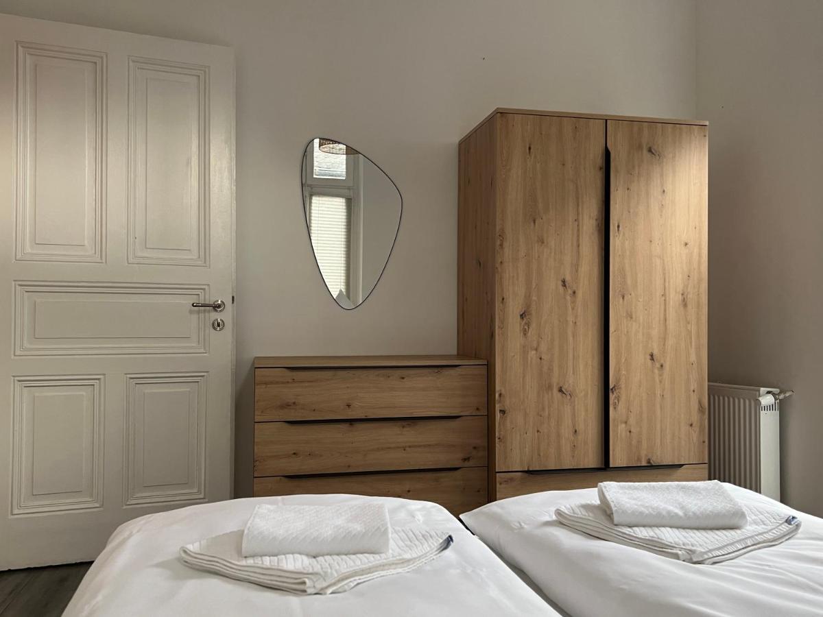 Ferienwohnung Direkter Moselblick I Altbau I 4 Personen I Terrasse Sankt Aldegund Exterior foto